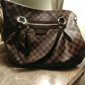 Louis Vuitton Evora MM. Damier Bag